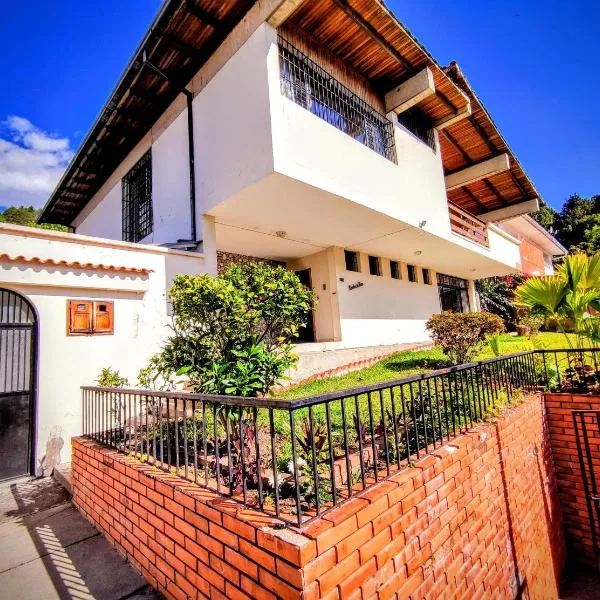 Casa Cumbre Mérida, Espectacular Vista, ubicación y comodidad, hotel en Mérida