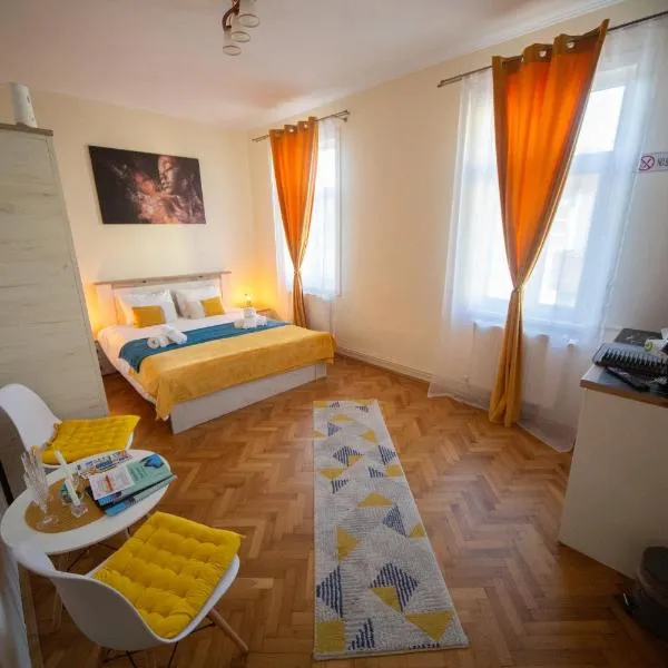 Happy Mood Apartments, hotel in Braşov