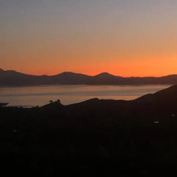 Whakaipo Bay Cabin Retreat Taupo, hotel in Taupo