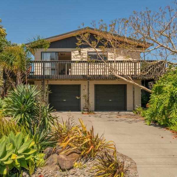 Jacaranda Lodge - Whangamata Upstairs Unit