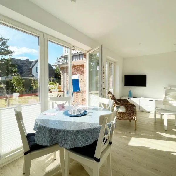 Haus Dünenrose App 1 mit Terrasse, hotel in Westerland (Sylt)