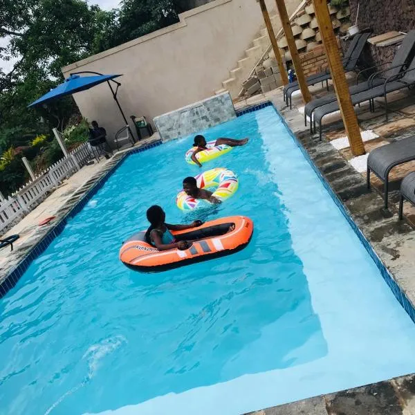 Ndlovu Palace, מלון בRagbubee