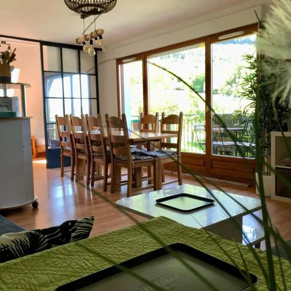 The green fee close to the Golf course and 5 minutes from the lake, hotel v destinaci Giez