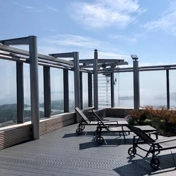 Luxury Skyscraper Apartment with Amazing view over Helsinki, hotel di Helsinki