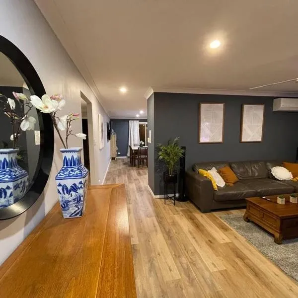 Peaceful Brand New Holiday house in North Lakes, hotel in North Lakes