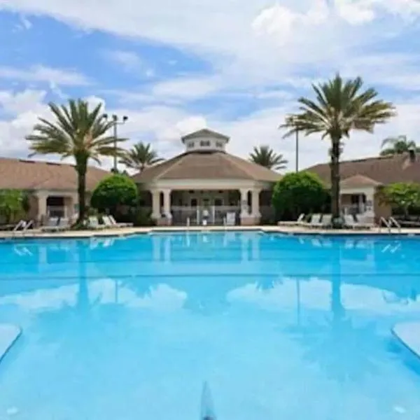 Veteran Owned 3bdr/3 bath Townhouse w/WiFi 3mi to Disney - Fall/Winter Specials, hotel in Kissimmee