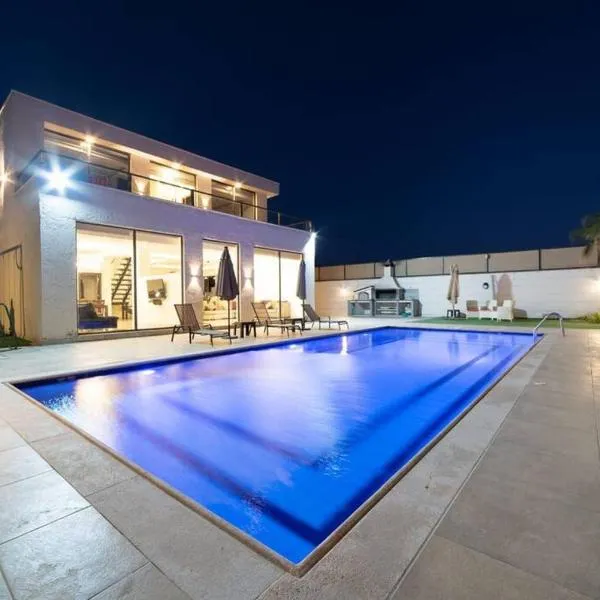 Aroma Chalet, hotel in Sowayma