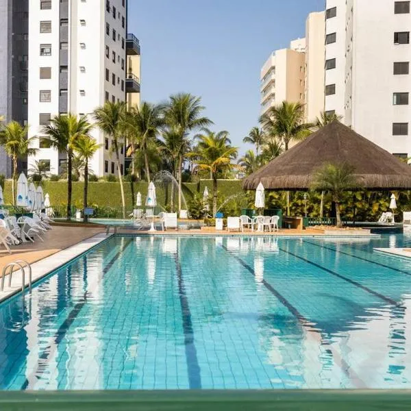 RIVIERA DE SÃO LOURENÇO - CONDO ACQUA A 0,5 MINUTO DA PRAIA - estilo resort! Apto com ar condicionado e wifi, hotel in Riviera de São Lourenço