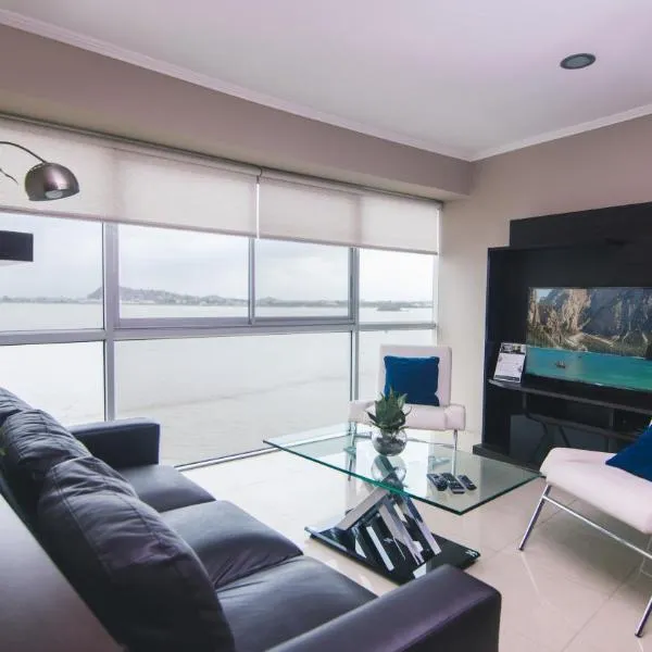 Riverfront I 1, piso 4, suite vista al rio, Puerto Santa Ana, Guayaquil, hotel in Guayaquil