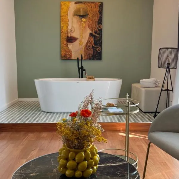 MareLuna Rooms، فندق في نابولي