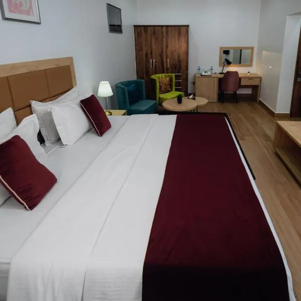 Quest Boutique Hotel, хотел в Gwarinpa