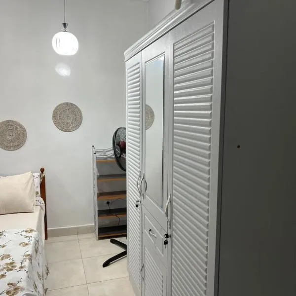 Zeus Room Dkr, hotel in Dakar