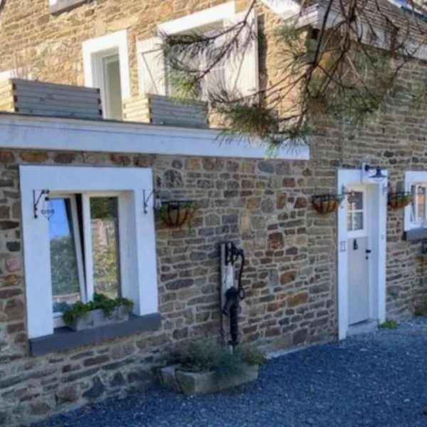 PINE COTTAGE- 5 minutes Francorchamps - charme -piscine-calme-jardin, hotel u gradu 'Sart'