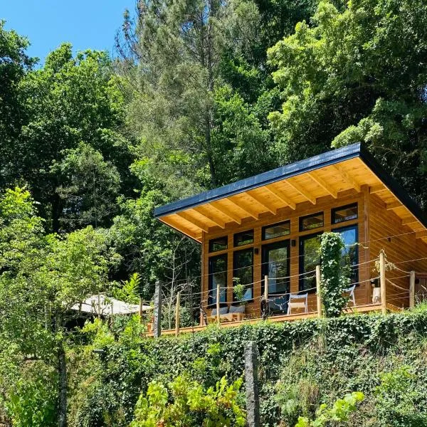 Land of Deveza - Tiny Houses, hotel in São Pedro do Sul