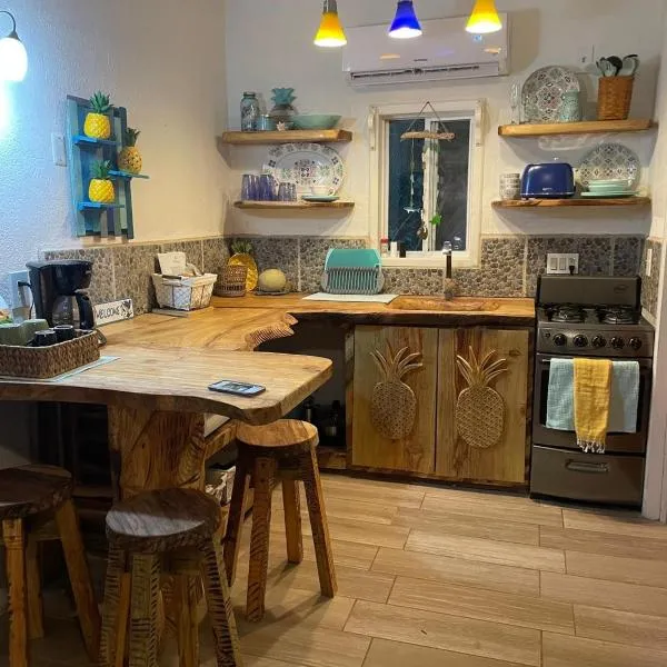 Seaview Condo The Blue Bahia Resort In Sandy Bay, hotel a Coxen Hole