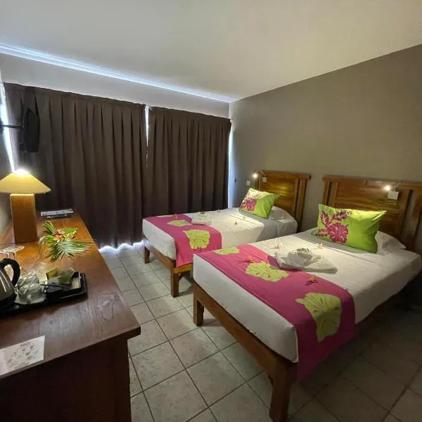 Tiki Hôtel - Hôtel d'application du Lycée de Tahiti, מלון בPunaauia