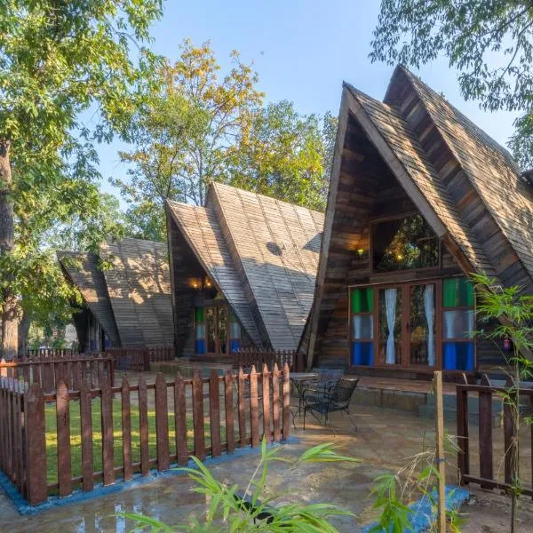 Sterling Padam Pench, hotel in Khawāsa