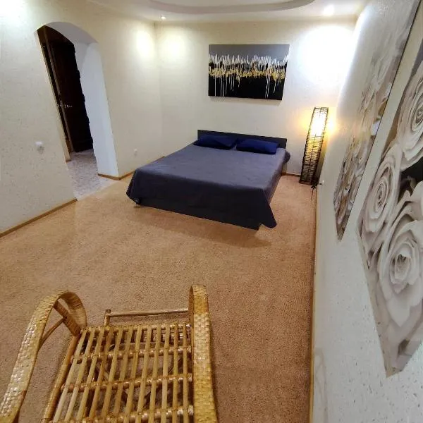 1 комнатная квартира, hotel v destinaci Uralsk