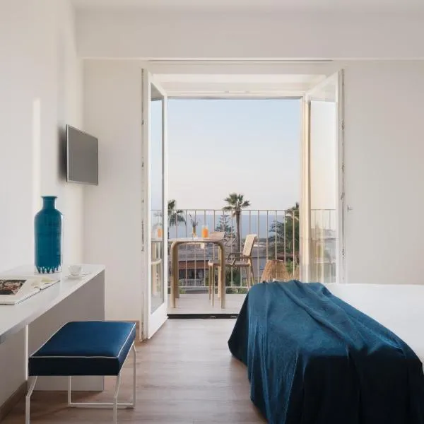 Domo20 Hotel & Rooftop, hotel v destinaci Vico Equense