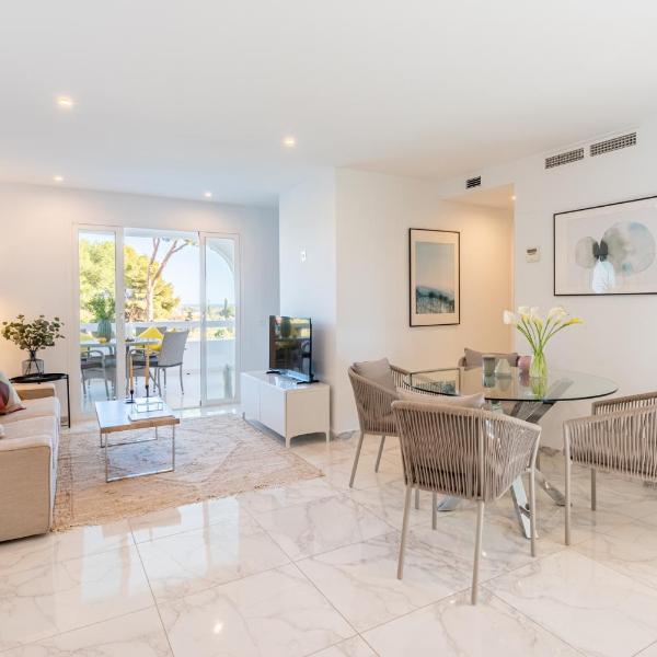 Azahara 1 8B Beautiful apartment frontline golf in popular Aloha