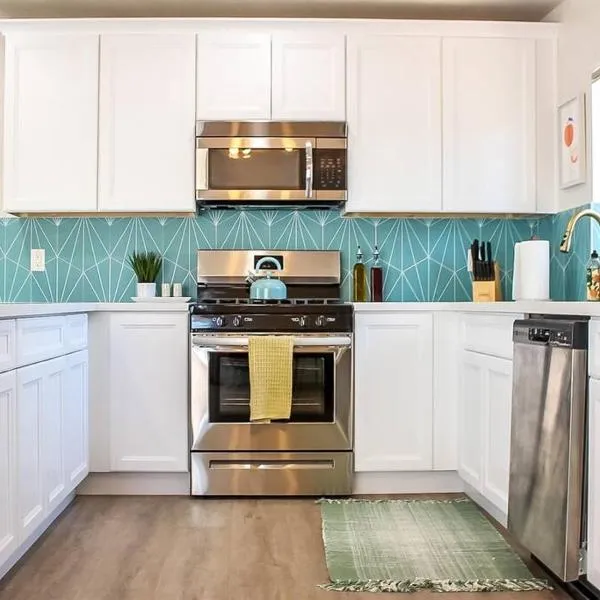 Newly Remodeled Mid Century Saguaro House (36), hotel in Phoenix