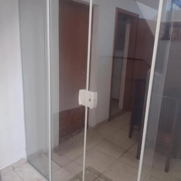 Apartamento térreo chique, hotel v destinaci Guaratinguetá