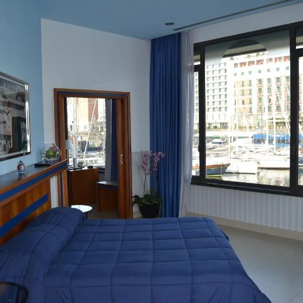 Transatlantico, hotel a Napoli