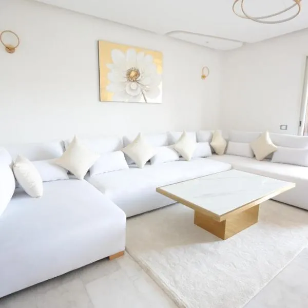 APPARTEMENT RIAD WHITE GOLDEN, hotel in Marrakech