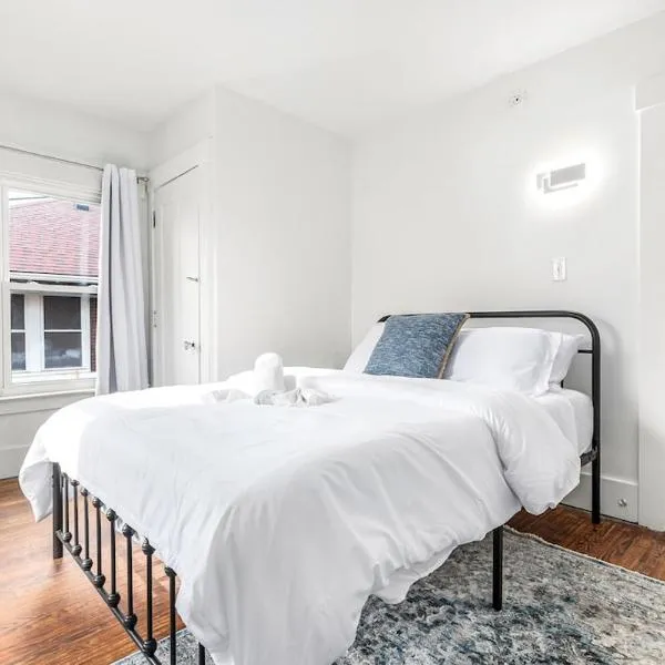 North End Treasure, beautiful 2 bedroom apartment, hotel v destinaci Detroit