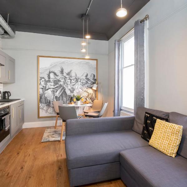 Fawkes Quarter in the centre of the city, sleeps 6