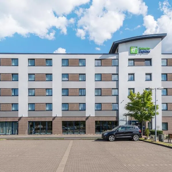 Holiday Inn Express Cologne Muelheim by IHG, hotel in Cologne