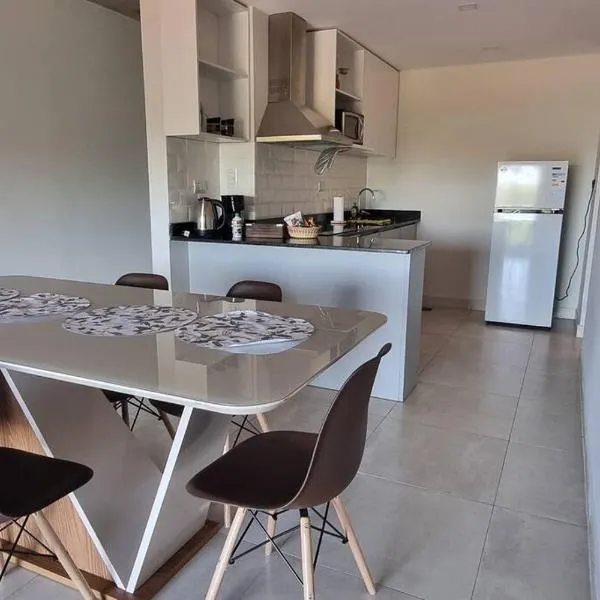 Cómodo apartamento nuevo, zona aeropuerto!, hotel v destinaci Luque