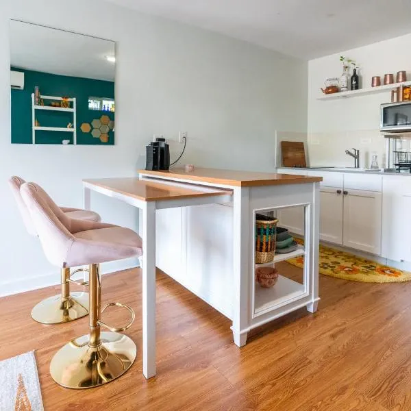 Artsy, private Gem near Iconic South Congress, hotel in Austin