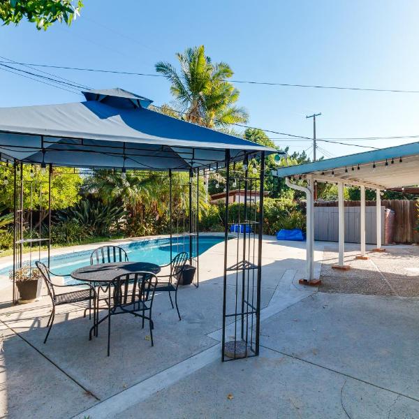 4 Bedroom West Hills Charmer with Pool and Jacuzzi, Los Ángeles