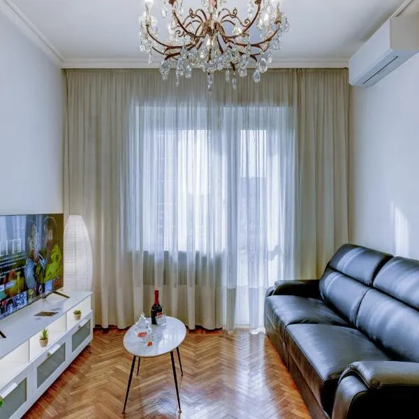 Bramante House - Intero Trilocale vicino alla Metro, hotel in Turin