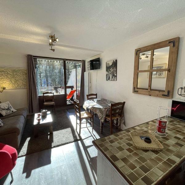 Appartement à Saint-Chaffrey: Terrasse Sud, 4 Couchages, Parking, Casier à Ski - FR-1-330E-47