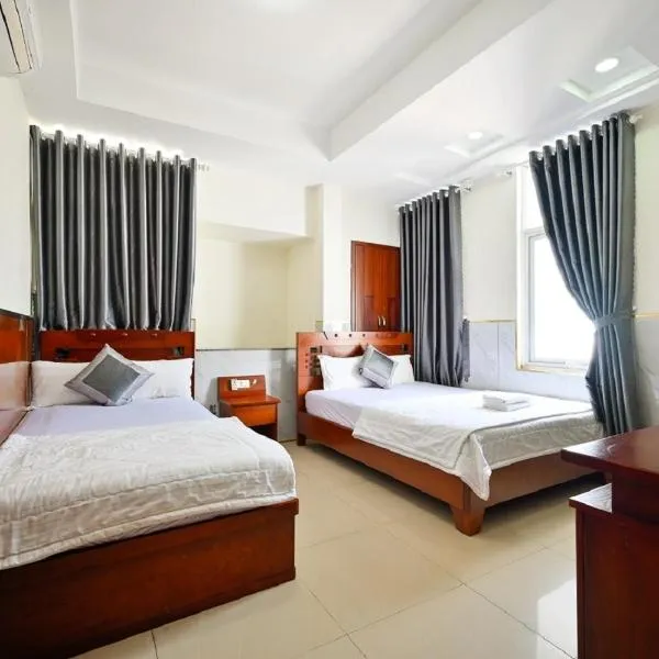 An Binh 2 hotel near Dam Sen Park, hotel v Ho Či Minově městě