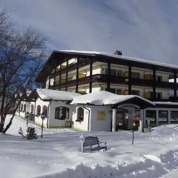 Landhotel GrünWies -Bonsai-Wellness Garni, hotel v destinácii Lohberg