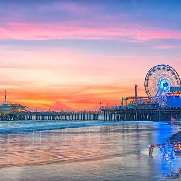 Super-Cute 2/2 apartment in Santa Monica with free parking, hotel i Los Angeles