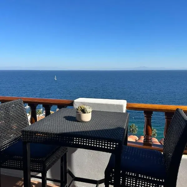 Premium Ocean Corner Unit, Fireplace, Golf Cart, 21 Steps from Top, ξενοδοχείο σε Avalon