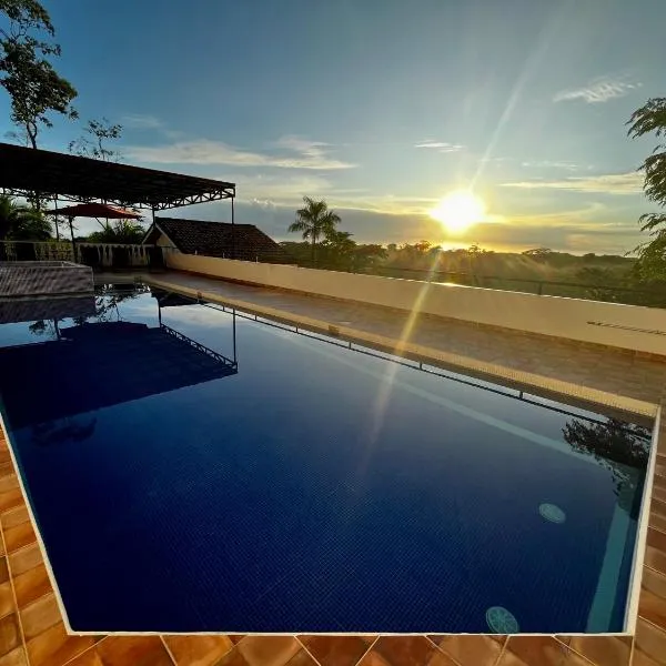 Hotel Los Cielos Del Caribe, hotel in Cahuita