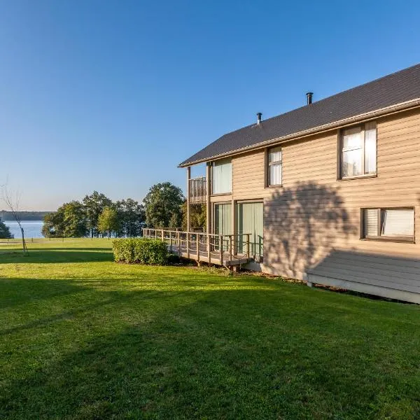 Golden Lakes Village Ardennes, hotel in Boussu-lez-Walcourt