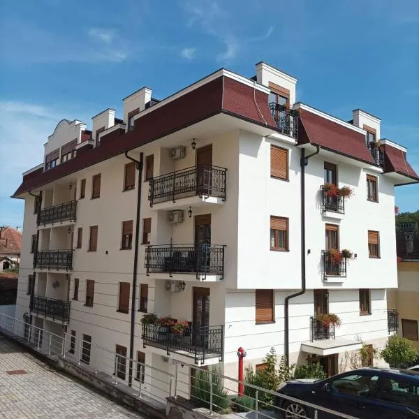 Apartman 8 Extra Vrnjacka Banja: Vrnjačka Banja şehrinde bir otel