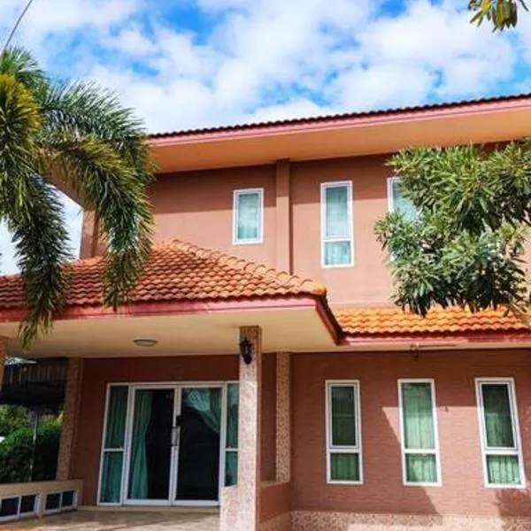 Big whole peaceful house, hotel v destinaci Udon Thani
