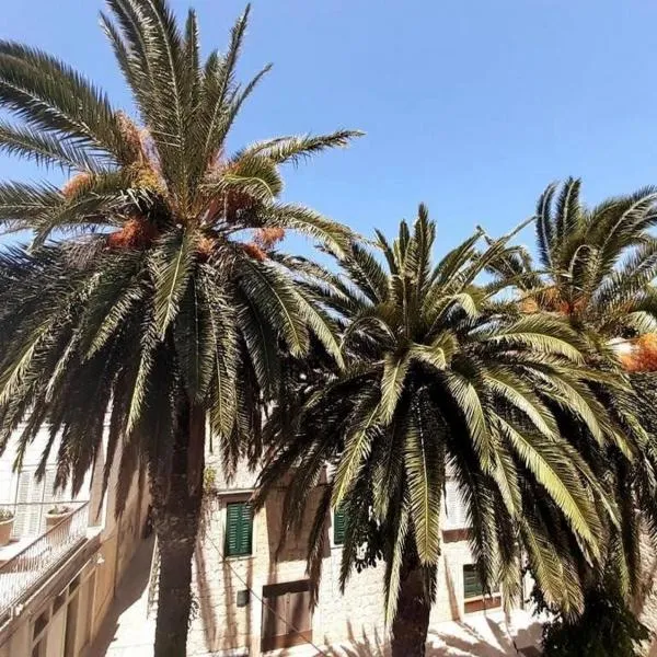 Casa Ruben, private stone house, hotel in Vis