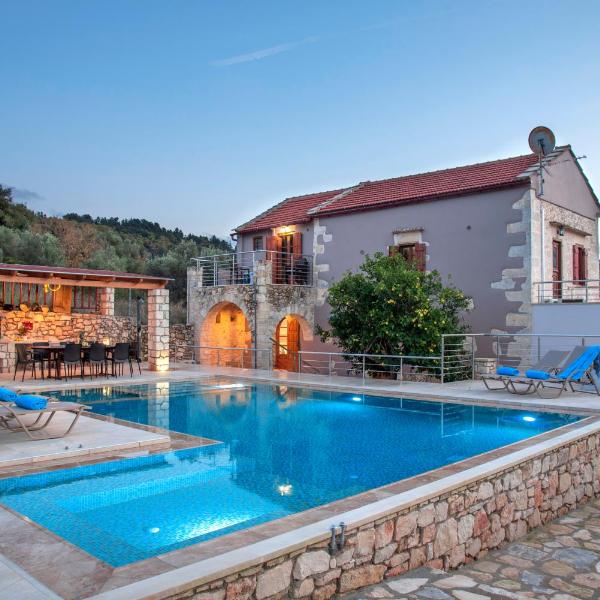 Cretan Lux Villa Heated Pool