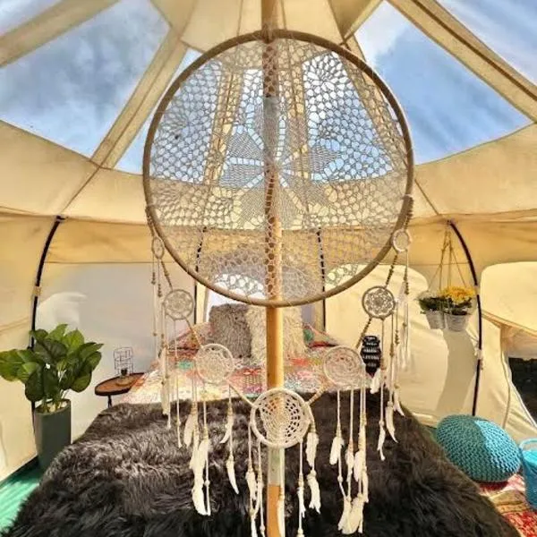 The Aries-a stargazing, luxury glamping tent, hotel in Rogersville