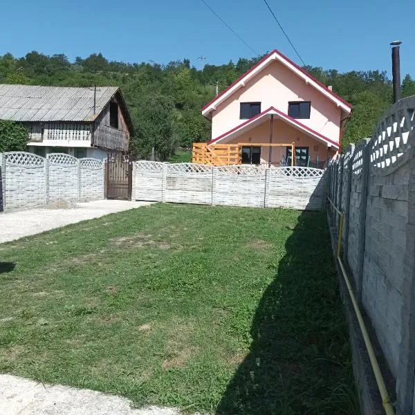 La Miruna, hôtel à Comăneşti