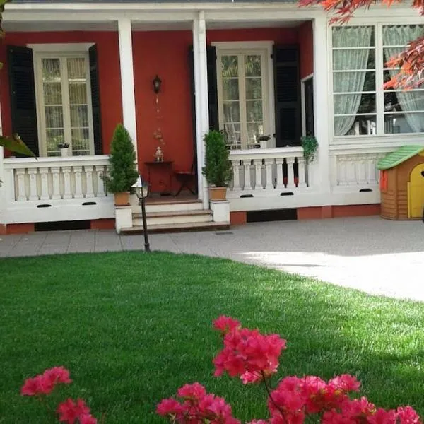 ट्यूरिन में, होटल AT Home 128 : little garden in the city