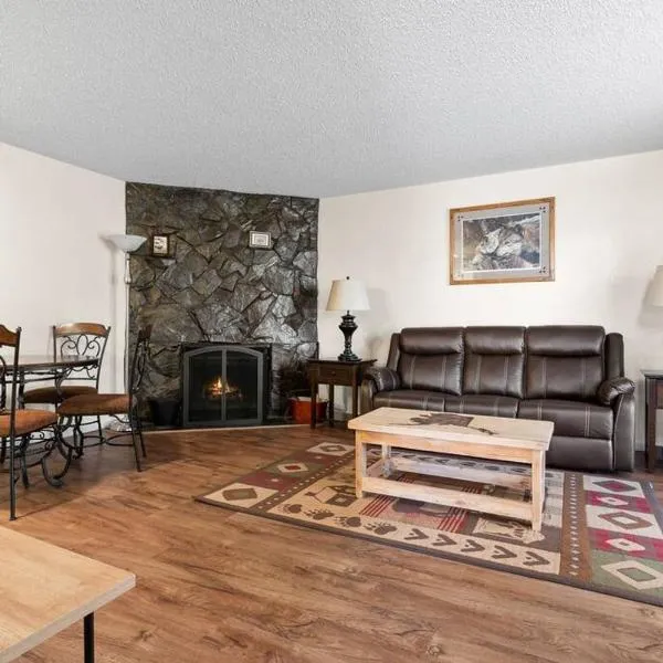 Alaskan WolfDen Close to airport centrally located,安克拉治的飯店